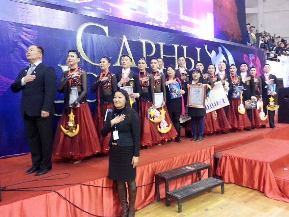 “Сарны цом-2015” бүжгийн тэмцээн болж аваргуудаа шалгарууллаа